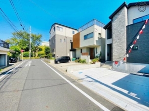 接道:北側公道約5.9m ぜひ現地にて、実際の建物・駐車・環境・街並み・日当たりなどなどご確認ください!平日・お仕事帰りなどいつでもご案内できますのでお気軽にお問合せください! 前面道路含む現地写真
